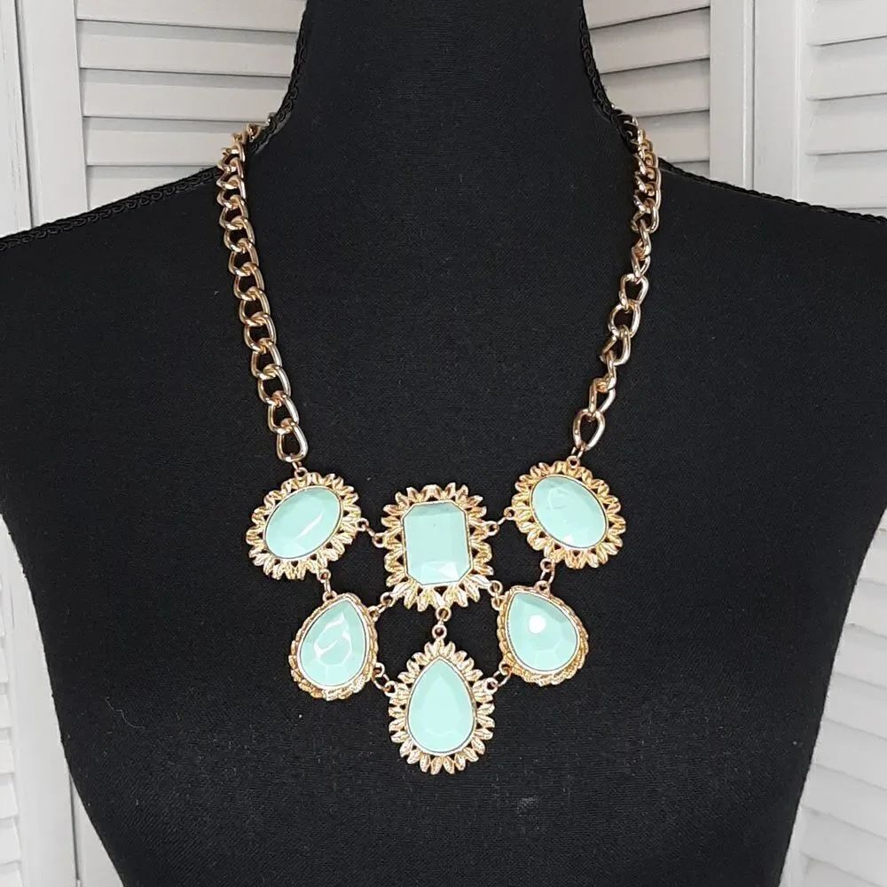 Fashion Minty Green and Gold Statement Necklace